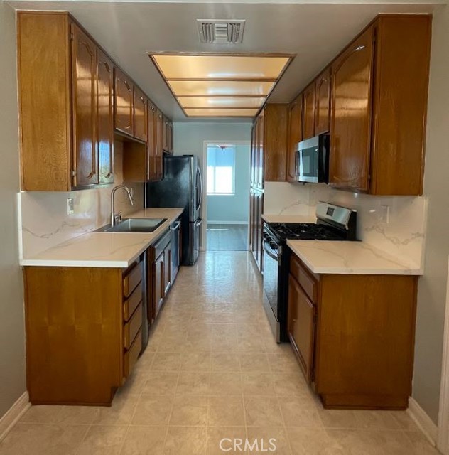 Detail Gallery Image 7 of 31 For 330 Cordova #378,  Pasadena,  CA 91101 - 2 Beds | 2/1 Baths