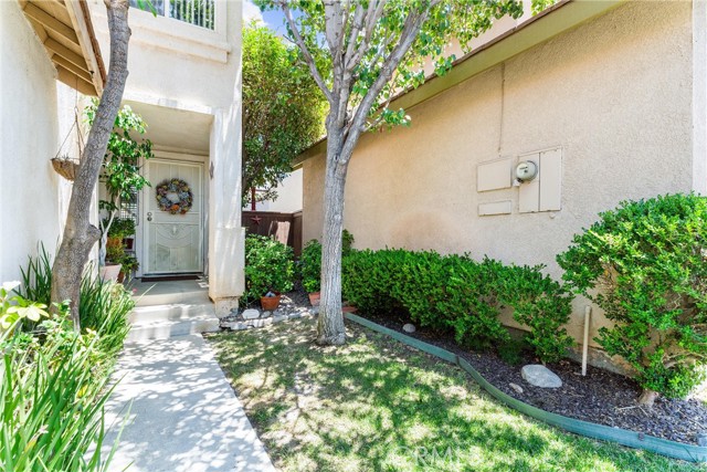 Detail Gallery Image 3 of 47 For 861 Shade Tree Way, Corona,  CA 92878 - 3 Beds | 2/1 Baths