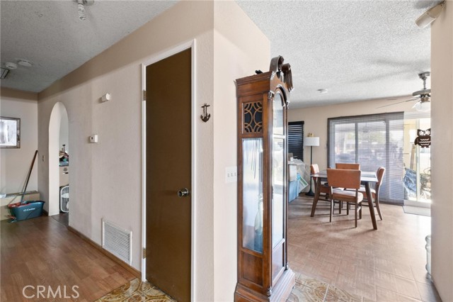 Detail Gallery Image 13 of 32 For 4496 Shetland Ln, Jurupa Valley,  CA 92509 - 3 Beds | 2 Baths