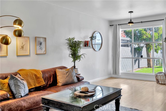 Detail Gallery Image 15 of 51 For 6514 Coldwater Canyon Ave, Valley Village,  CA 91606 - 4 Beds | 3 Baths