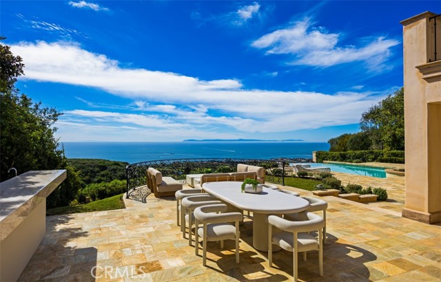 50 Pelican Crest, Newport Coast CA: https://media.crmls.org/medias/8a55f6ae-cbf3-440b-8944-0aa68cd56cea.jpg