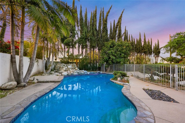 515 W Le Roy Avenue, Arcadia CA: https://media.crmls.org/medias/8a5639d3-cbca-4bd8-802c-fd8668f4c881.jpg