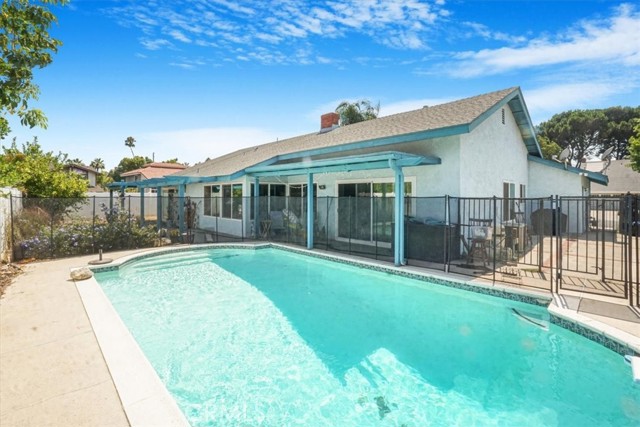 1991 Wren Avenue, Corona CA: https://media.crmls.org/medias/8a565d31-b6f0-46f8-ab69-ece2a49ec28f.jpg