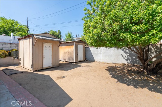 11044 Borden Avenue, Pacoima CA: https://media.crmls.org/medias/8a56cbe9-3397-4148-a79a-389ab353c461.jpg