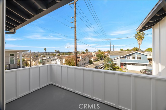 Detail Gallery Image 36 of 47 For 2100 Harriman Ln, Redondo Beach,  CA 90278 - 5 Beds | 4/1 Baths