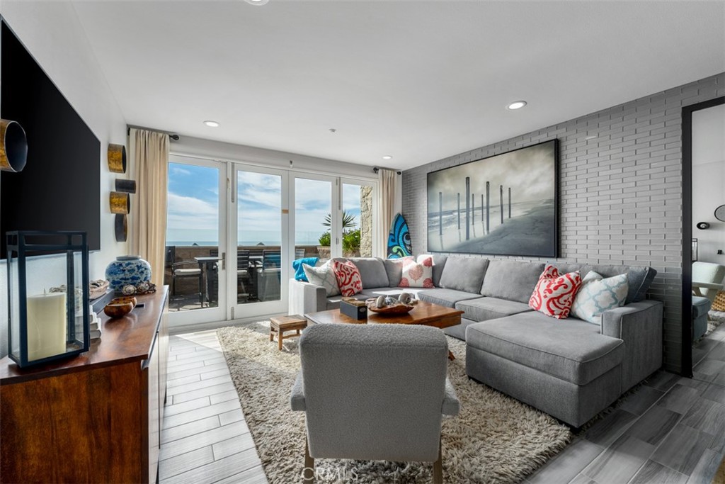 700 The Strand - photo 7