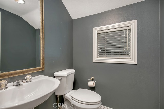 123 Valley View Terrace, Mission Viejo CA: https://media.crmls.org/medias/8a5a3178-ce6a-402f-a56f-f5dc4c62b005.jpg
