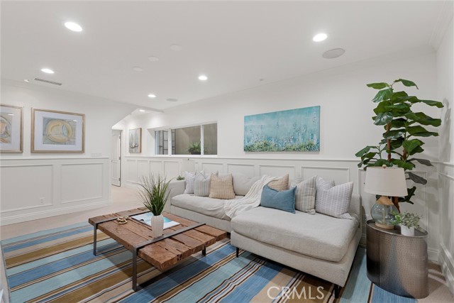 2000 Walnut Avenue, Manhattan Beach CA: https://media.crmls.org/medias/8a5a7ae6-fb61-41b8-b5ee-f5850e5d6b9a.jpg