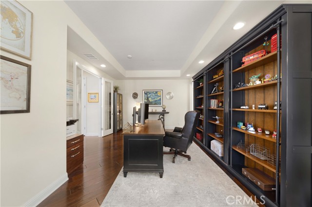 Image 25 of 75 For 1147 Sandra  