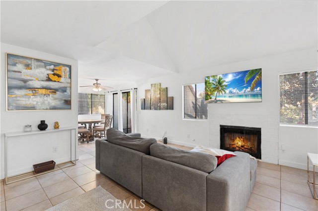 Detail Gallery Image 8 of 32 For 313 N Melrose, Vista,  CA 92083 - 2 Beds | 2 Baths