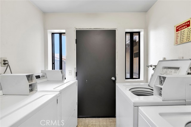 1117 Linden Avenue, Glendale CA: https://media.crmls.org/medias/8a5ba74f-c8e0-4d30-b4c4-a40bbcb63f36.jpg