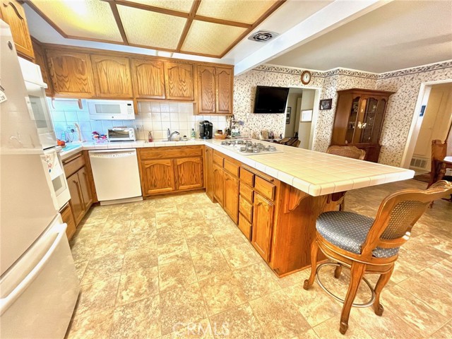 17502 S Budlong Avenue, Gardena CA: https://media.crmls.org/medias/8a5ca3f5-4e57-4a26-86d8-a249b58e656c.jpg