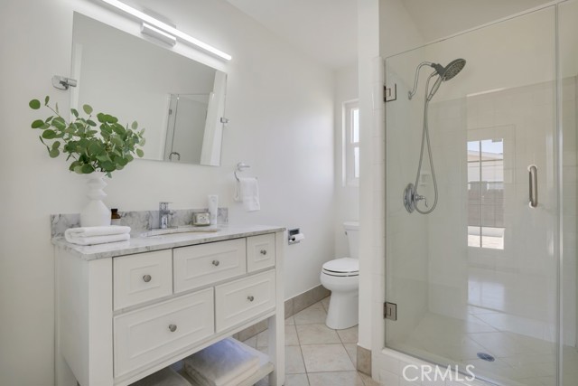 Detail Gallery Image 4 of 19 For 22529 Clarendon, Woodland Hills,  CA 91367 - 3 Beds | 2 Baths