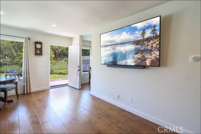 23068 Via Cereza, Mission Viejo CA: https://media.crmls.org/medias/8a5ddaf4-998a-4d6e-951a-3f1b7df2db07.jpg