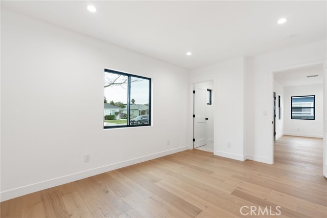 Detail Gallery Image 12 of 38 For 8334 Winsford Ave, Los Angeles,  CA 90045 - 5 Beds | 4 Baths