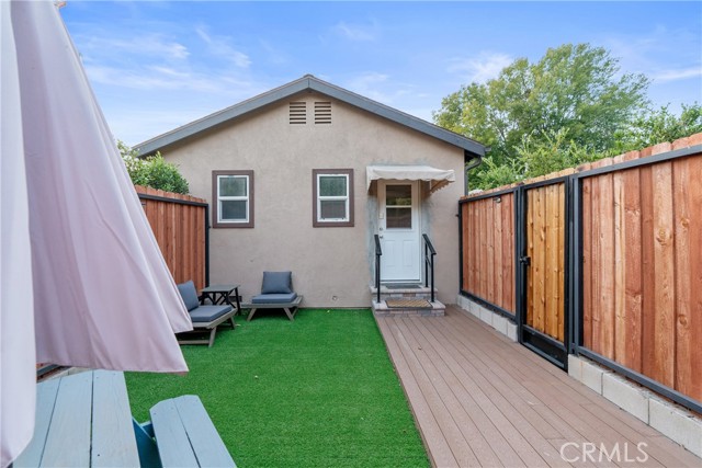 Detail Gallery Image 23 of 47 For 8450 Calvin Ave, Northridge,  CA 91324 - 6 Beds | 4 Baths