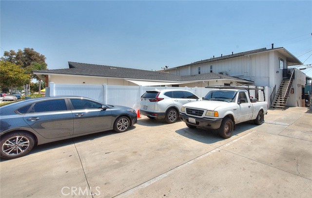 735 James Street, Costa Mesa CA: https://media.crmls.org/medias/8a5fe67a-c89f-44f1-a93f-0a6a02e5c478.jpg