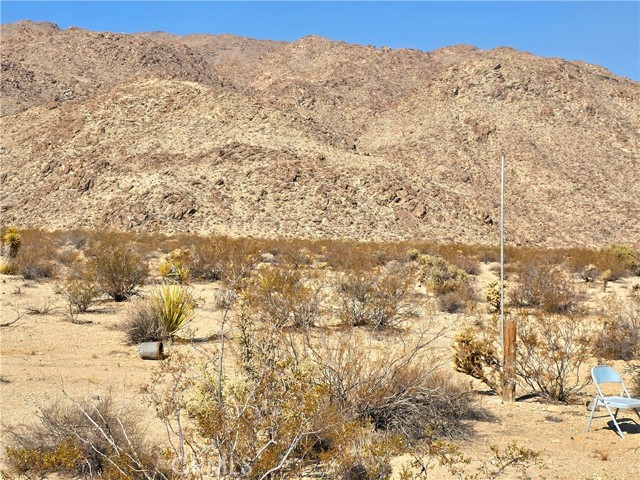Detail Gallery Image 7 of 12 For 8138 Utah Trl, Twentynine Palms,  CA 92277 - 2 Beds | 2 Baths