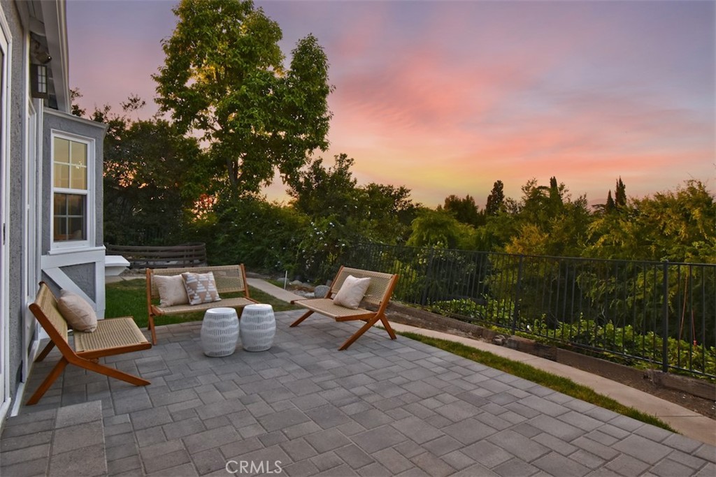 3753 Berry DriveStudio City img 4