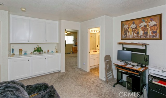 Detail Gallery Image 20 of 41 For 15605 Fairbanks Dr, Victorville,  CA 92394 - 6 Beds | 3/1 Baths