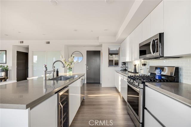 Detail Gallery Image 18 of 61 For 518 E Windsor #305,  Glendale,  CA 91205 - 2 Beds | 2 Baths