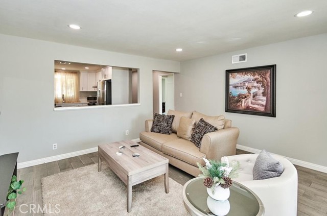 Detail Gallery Image 7 of 18 For 1734 E Hawthorne St, Ontario,  CA 91764 - 4 Beds | 2 Baths