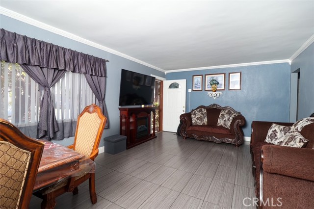 Detail Gallery Image 7 of 31 For 2225 W 153rd St, Compton,  CA 90220 - 3 Beds | 1/1 Baths