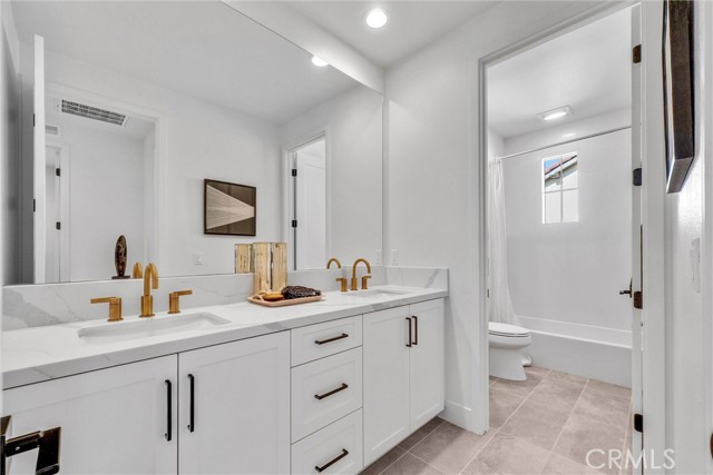 236 Collino, Irvine CA: https://media.crmls.org/medias/8a643206-3edf-43dd-bb83-3dd9c7424463.jpg