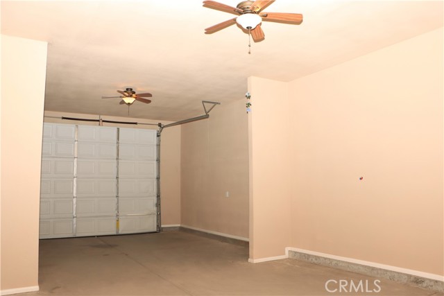 15742 Muscatel, Hesperia CA: https://media.crmls.org/medias/8a647c03-47cd-4ea5-bd02-3b49ead43e79.jpg