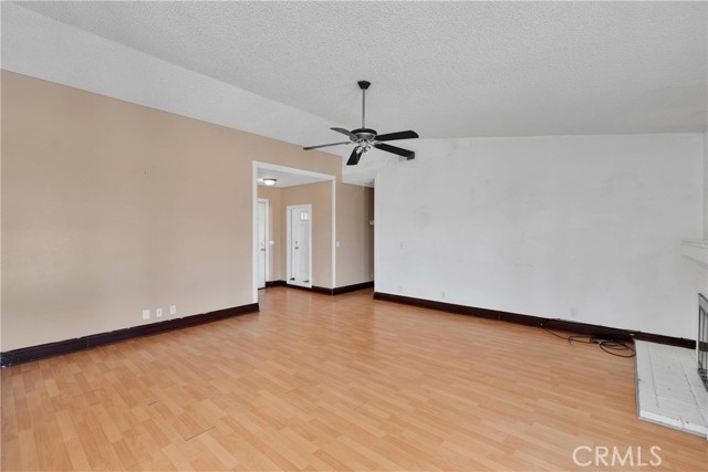 Detail Gallery Image 7 of 30 For 11644 Chimayo Rd, Apple Valley,  CA 92308 - 3 Beds | 2 Baths