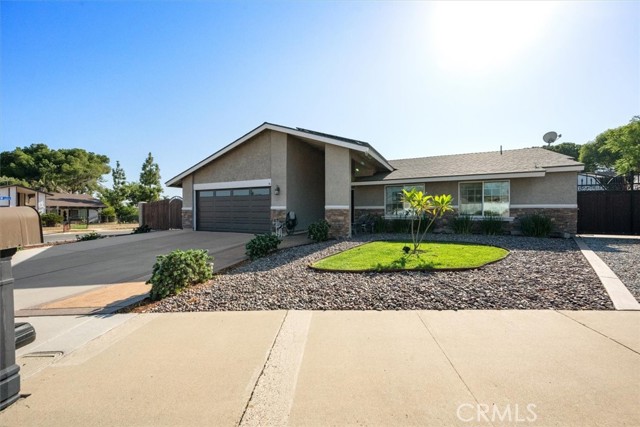 1643 Melody Circle, Corona CA: https://media.crmls.org/medias/8a651f7e-071c-4cba-9cc5-0e245703ea3c.jpg