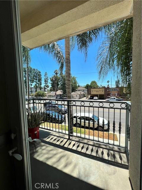 13941 Sherman Way, Van Nuys CA: https://media.crmls.org/medias/8a65e097-a538-4472-a4fe-94df67bd8f17.jpg