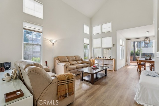 Detail Gallery Image 6 of 36 For 1 Longbourn Aisle, Irvine,  CA 92603 - 3 Beds | 2/1 Baths