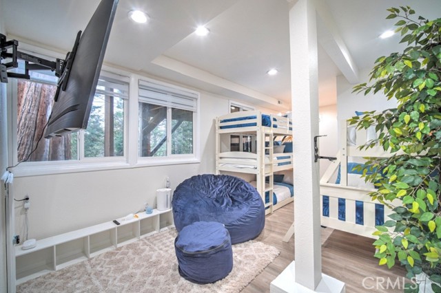 582 Rose Lane, Twin Peaks CA: https://media.crmls.org/medias/8a661d02-e945-4a9f-8a46-ef8182601e49.jpg
