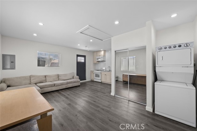 Detail Gallery Image 37 of 41 For 12628 Stagg St, North Hollywood,  CA 91605 - 4 Beds | 2 Baths