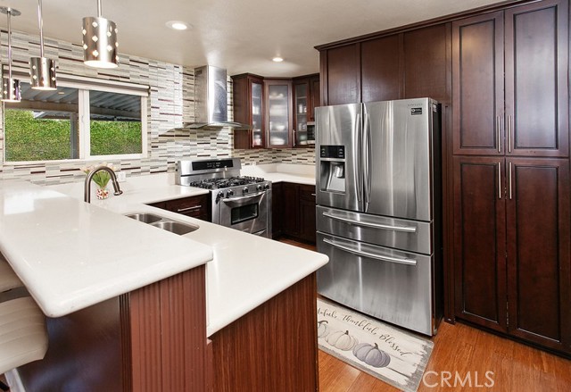 Detail Gallery Image 3 of 11 For 7900 Vicki Ave, West Hills,  CA 91304 - 4 Beds | 3 Baths