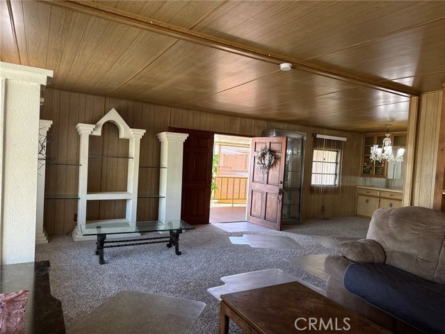 9080 Bloomfield Ave Avenue, Cypress CA: https://media.crmls.org/medias/8a671cd3-df2c-4fde-b820-7a94a2fcd72c.jpg