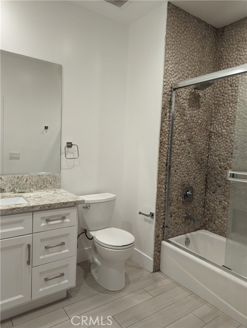 Detail Gallery Image 14 of 18 For 8254 Sharuzi Ln, Northridge,  CA 91325 - 3 Beds | 2/1 Baths