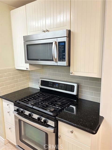 Detail Gallery Image 20 of 57 For 743 Woodland Rd, Crestline,  CA 92325 - 3 Beds | 2/1 Baths