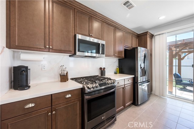 Detail Gallery Image 6 of 24 For 310 Primrose St, Fillmore,  CA 93015 - 3 Beds | 2/1 Baths