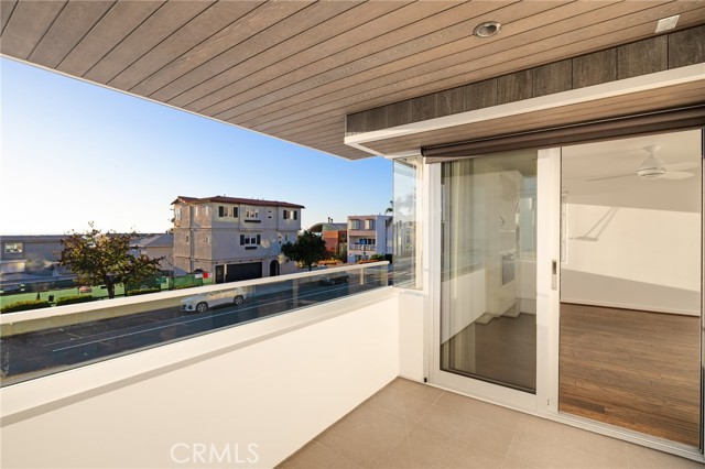 612 Manhattan Avenue, Manhattan Beach, California 90266, 3 Bedrooms Bedrooms, ,3 BathroomsBathrooms,Residential,For Sale,Manhattan,SB23211420