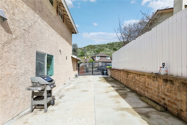 Image 32 of 47 For 27172 Valleymont Rd.