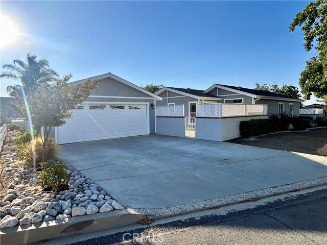 34793 The Farm Road, Wildomar CA: https://media.crmls.org/medias/8a68d744-a9d6-4ea2-b903-dde0511a8310.jpg