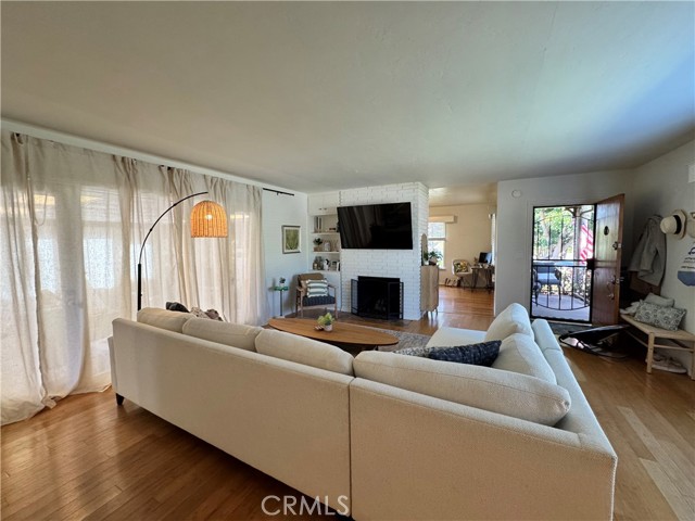 Detail Gallery Image 1 of 11 For 286 Evening Canyon Rd, Corona Del Mar,  CA 92625 - 2 Beds | 2 Baths