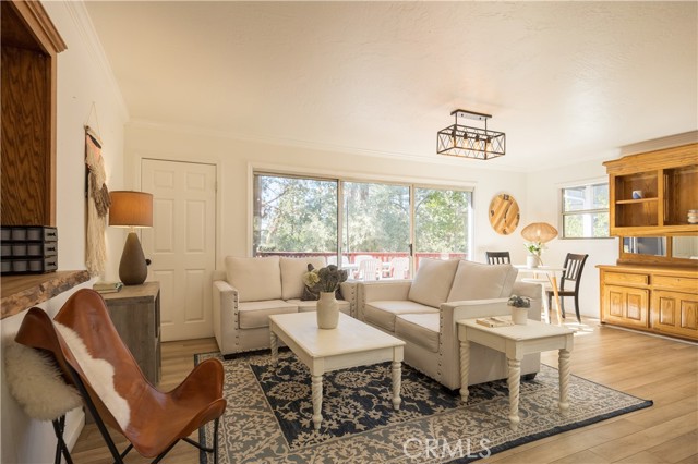 188 S Finch Drive, Big Bear Lake CA: https://media.crmls.org/medias/8a6a095c-83a5-4452-82b7-d36f26d774ae.jpg