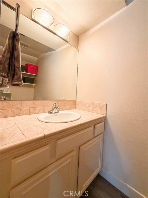 Detail Gallery Image 7 of 20 For 201 Green Heath, Thousand Oaks,  CA 91361 - 2 Beds | 1/1 Baths