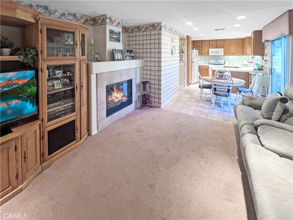 MLS #OC25250723 image #4