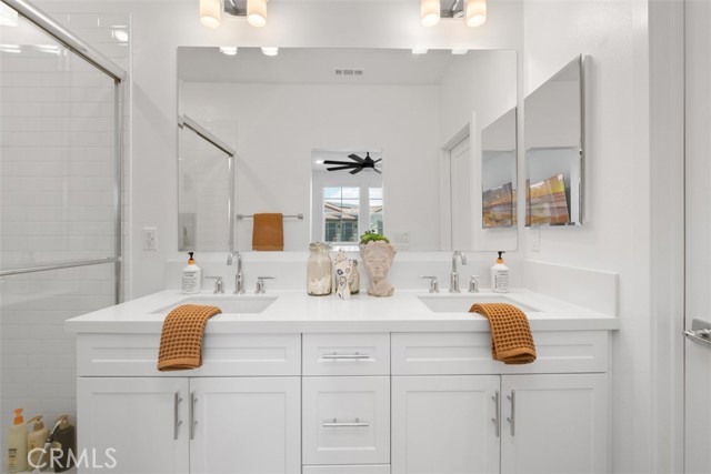 Image 23 of 51 For 242 Niebla Ln