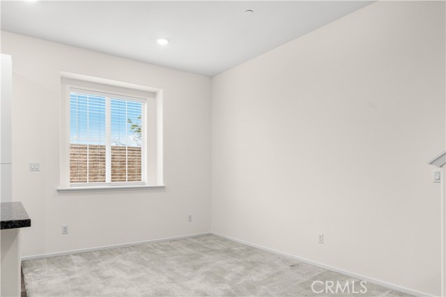 Detail Gallery Image 8 of 22 For 15901 Stresa Ln #6,  Fontana,  CA 92336 - 4 Beds | 3 Baths