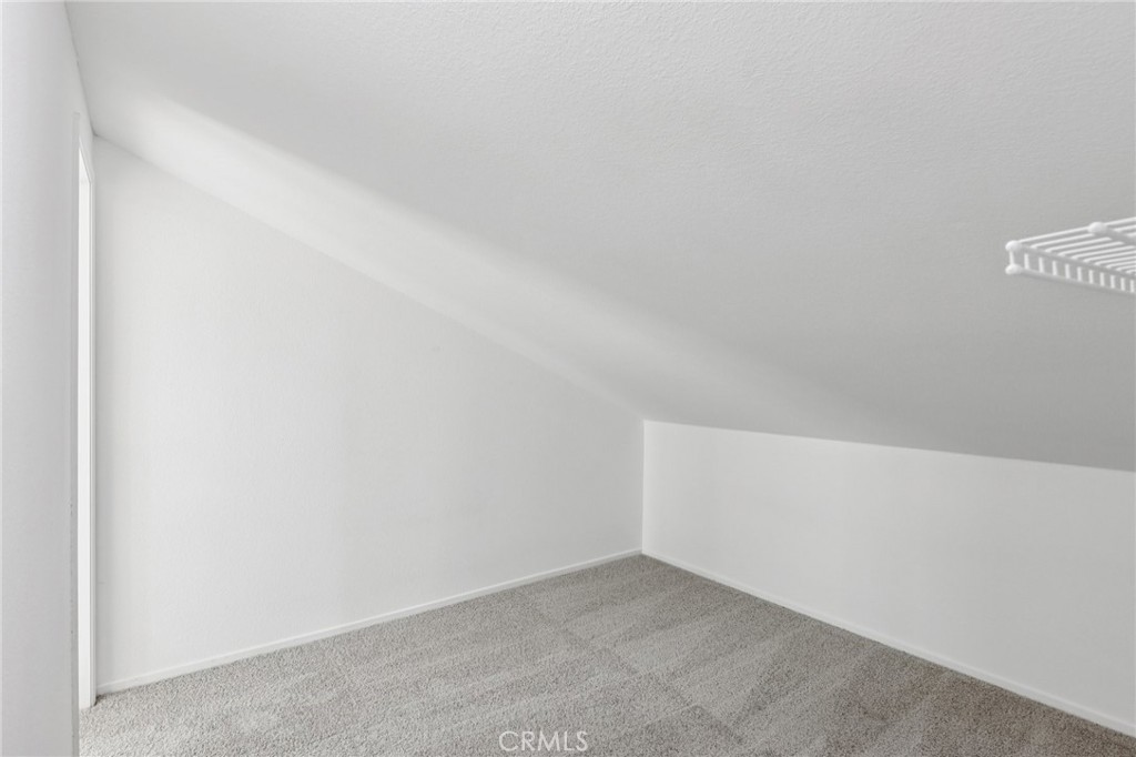 https://media.crmls.org/medias/8a6adeba-9ee9-4d86-b8d7-b83259d57437.jpg?preset=X-Large